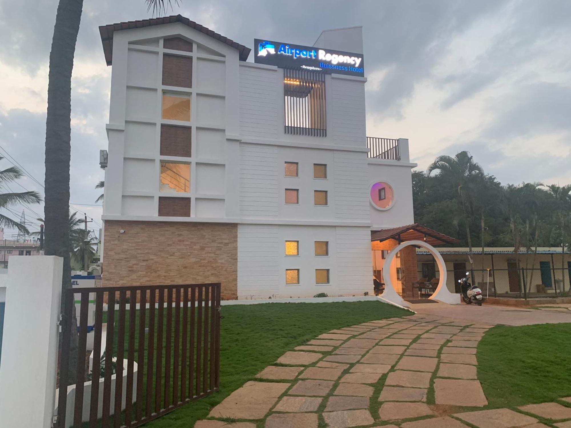 Hotel Airport Regency Devanahalli Exteriér fotografie