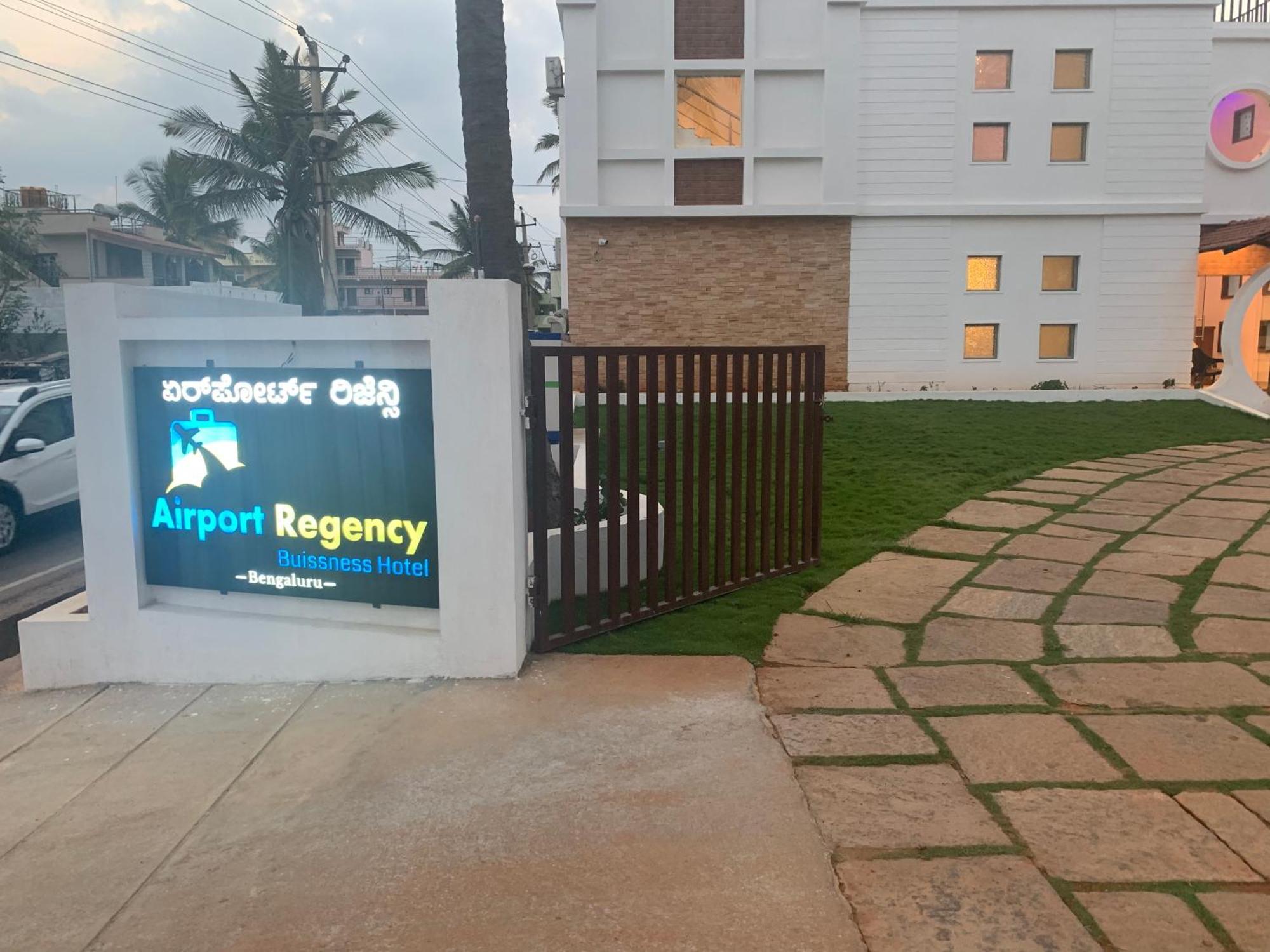 Hotel Airport Regency Devanahalli Exteriér fotografie